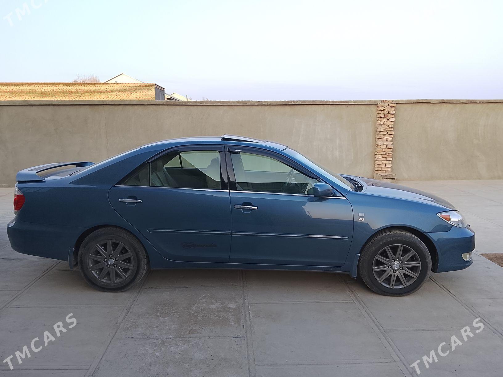 Toyota Camry 2004 - 190 000 TMT - Köneürgenç - img 3