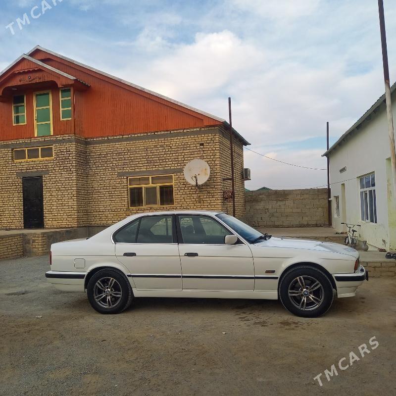 BMW 525 1995 - 60 000 TMT - Берекет - img 2