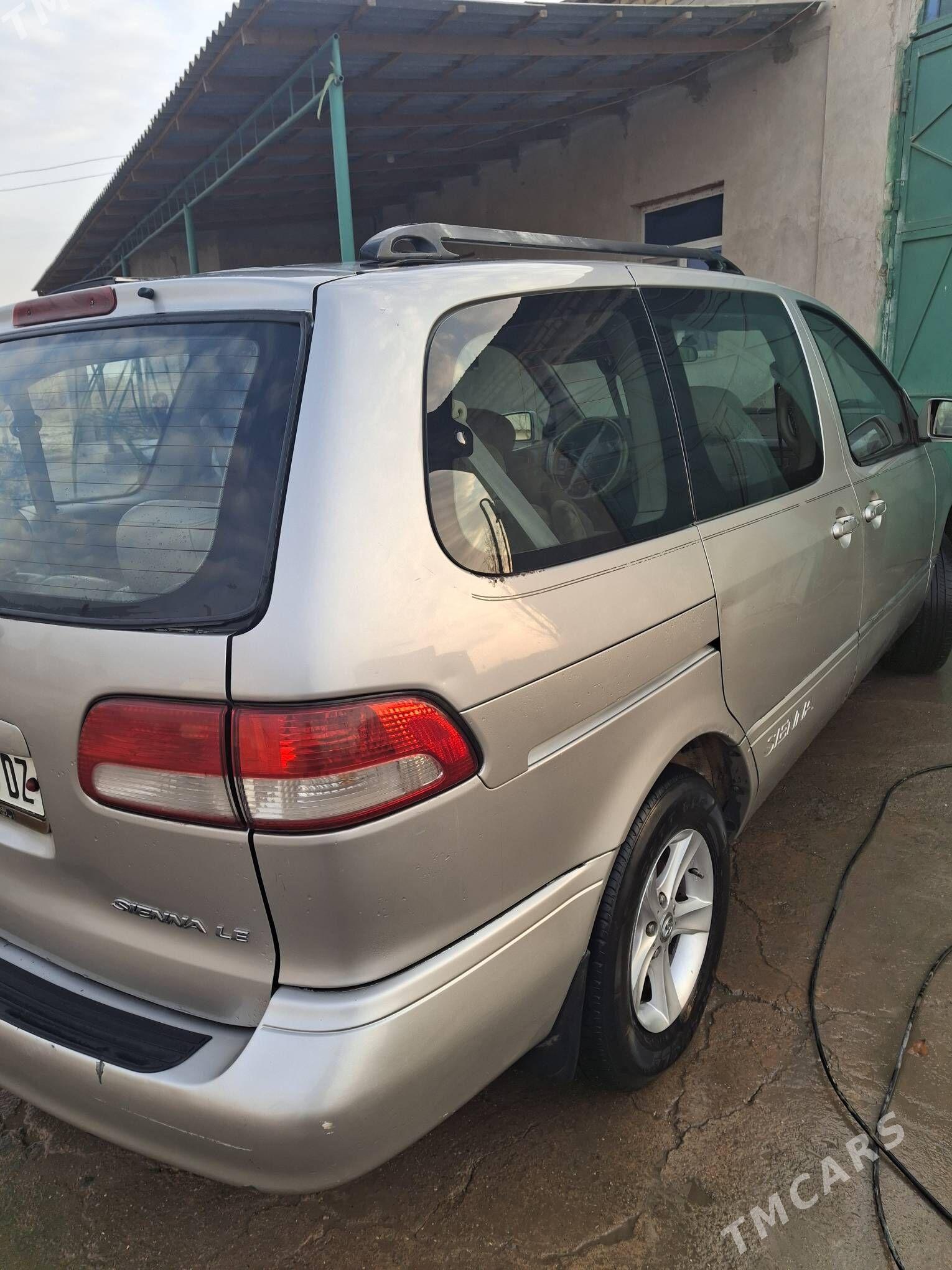 Toyota Sienna 2001 - 170 000 TMT - Дашогуз - img 2