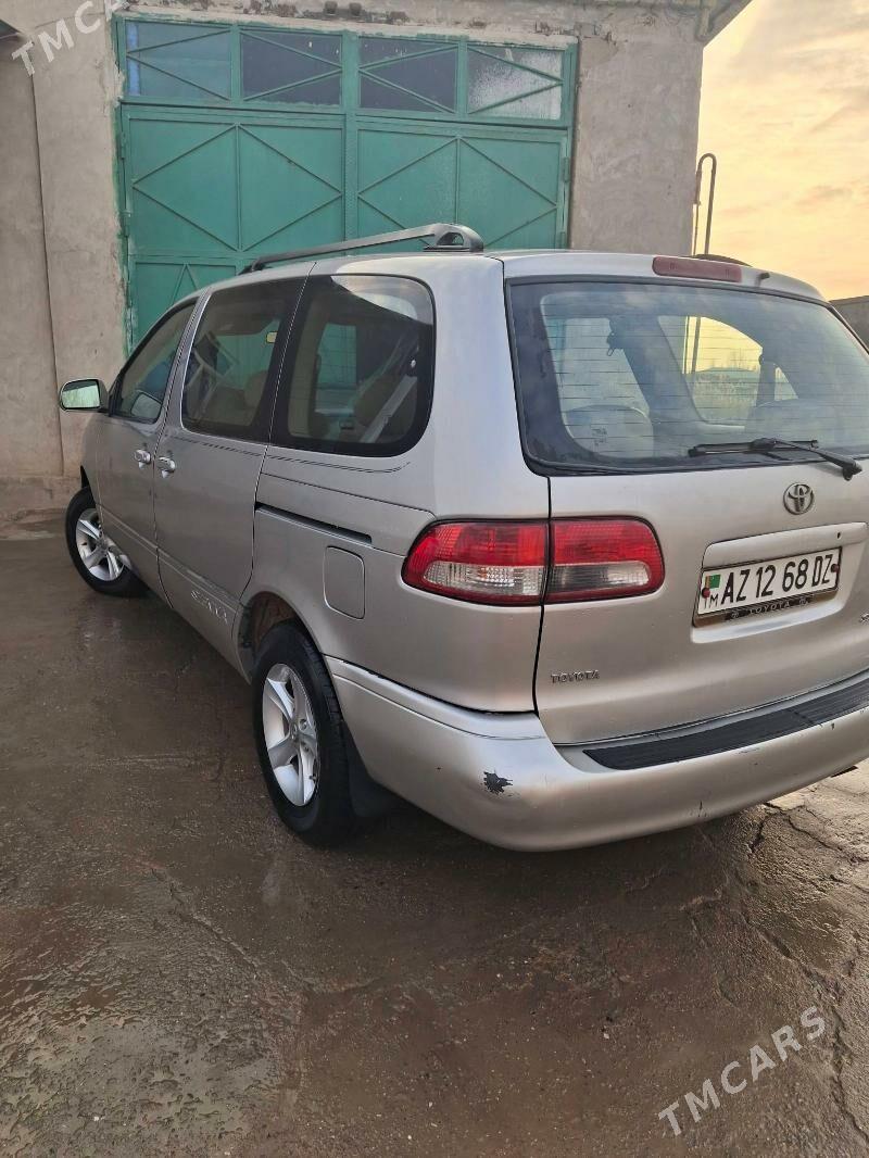 Toyota Sienna 2001 - 170 000 TMT - Дашогуз - img 3