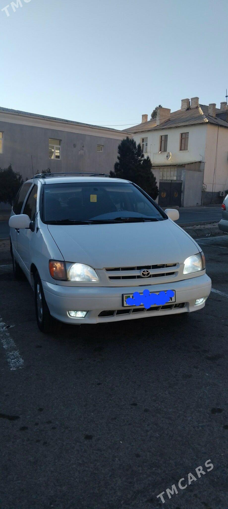 Toyota Sienna 2002 - 160 000 TMT - Туркменбаши - img 2