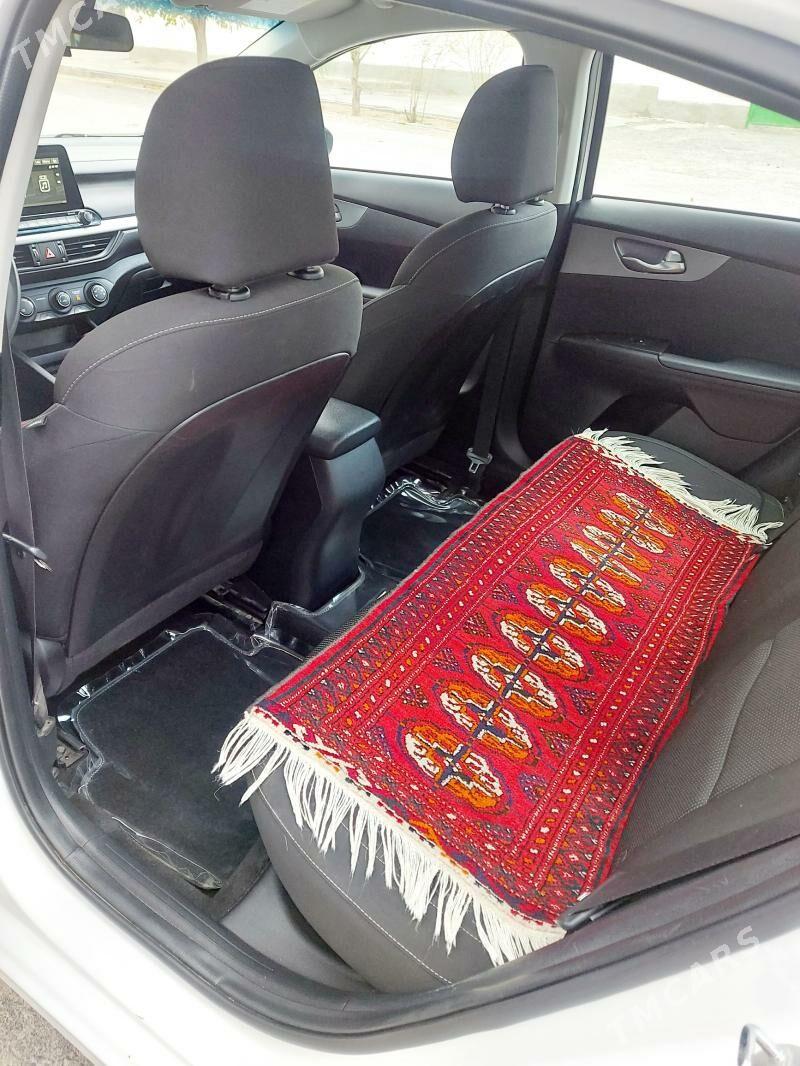 Kia Forte 2022 - 210 000 TMT - Бузмеин - img 8