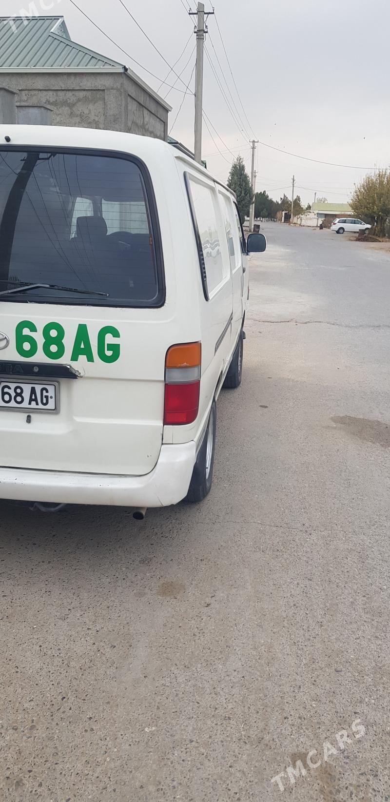 Toyota Hiace 2004 - 105 000 TMT - Ашхабад - img 2