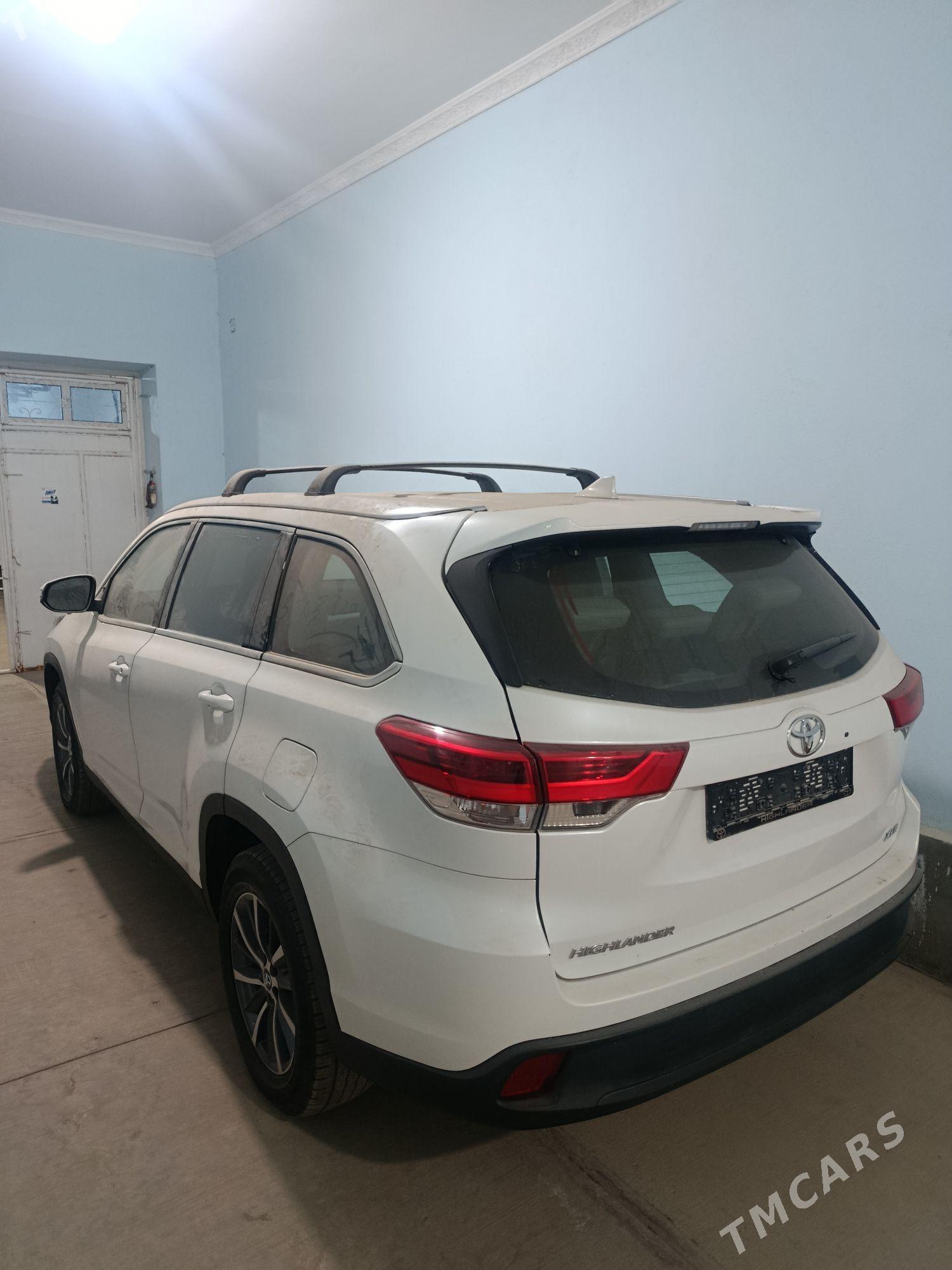 Toyota Highlander 2019 - 580 000 TMT - Gubadag - img 3