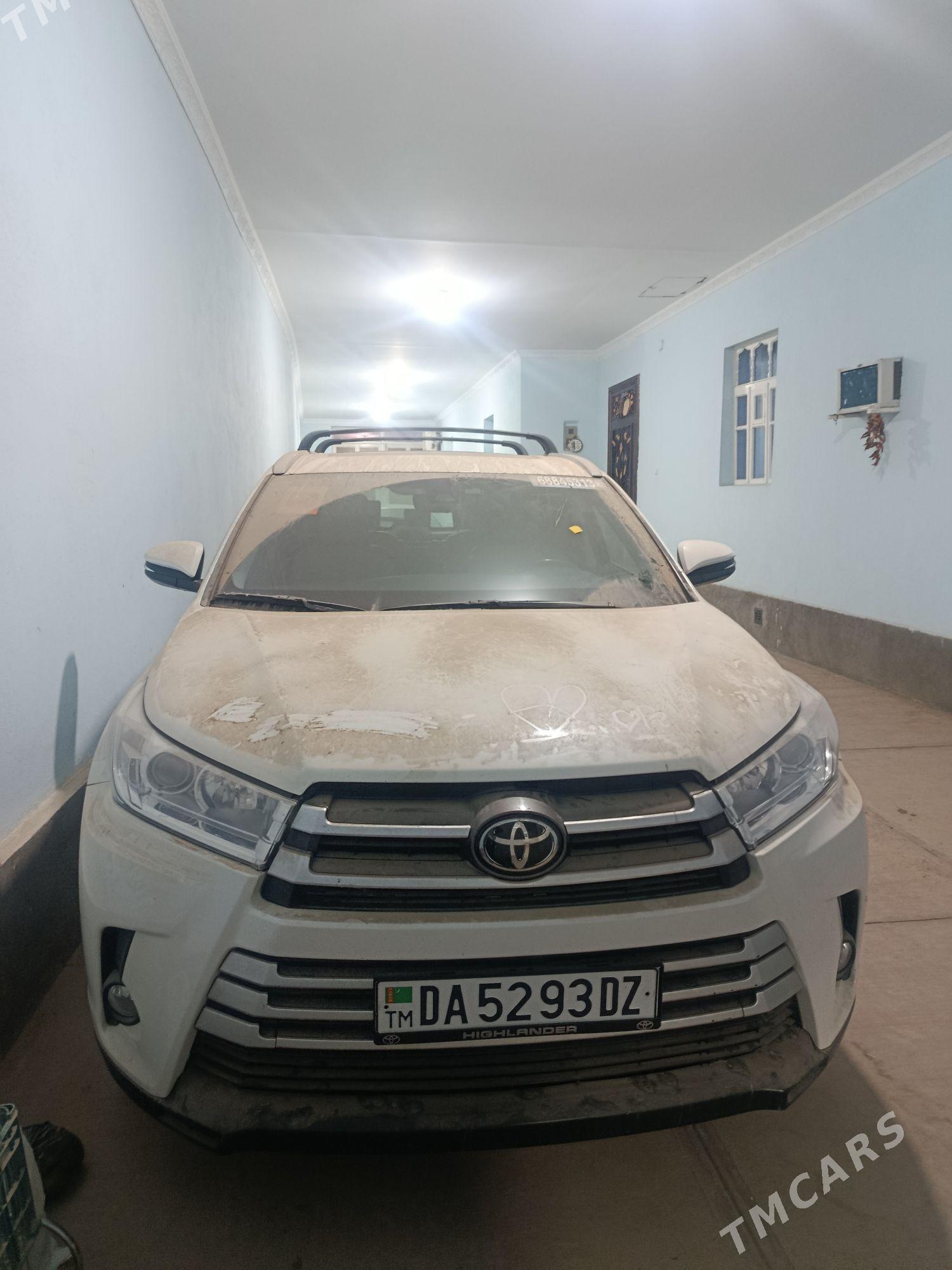 Toyota Highlander 2019 - 580 000 TMT - Gubadag - img 2