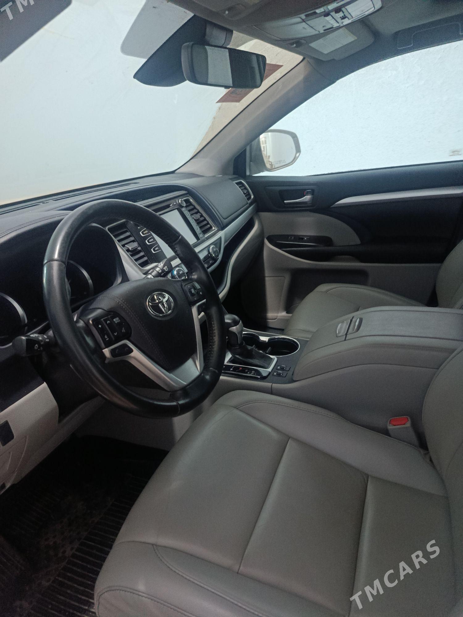 Toyota Highlander 2019 - 580 000 TMT - Gubadag - img 8