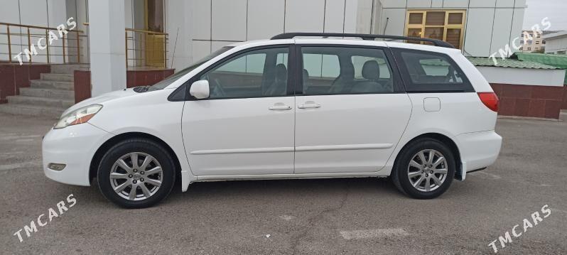 Toyota Sienna 2009 - 260 000 TMT - Бузмеин - img 6