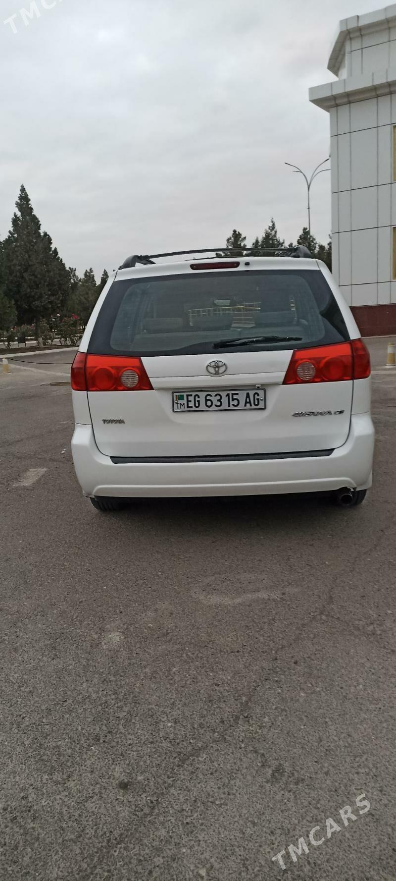 Toyota Sienna 2009 - 260 000 TMT - Бузмеин - img 7