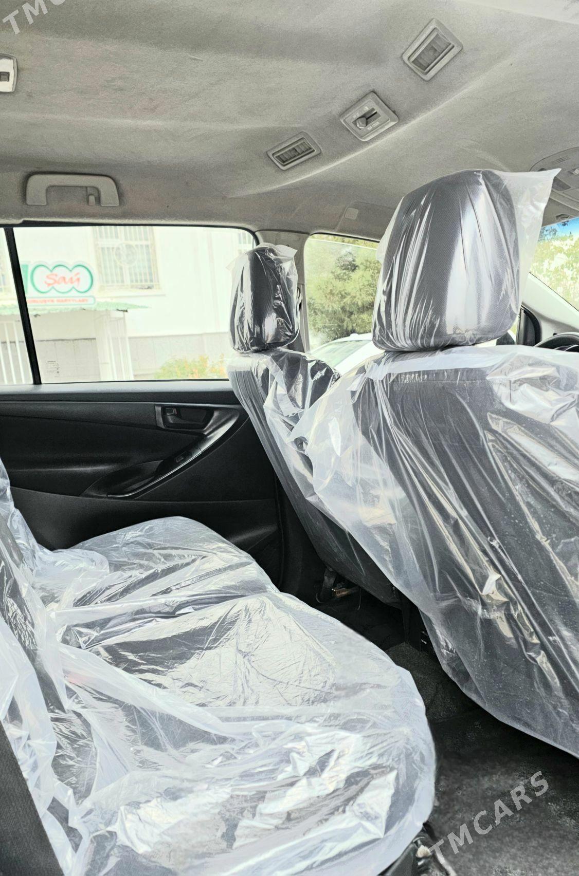 Toyota Innova 2022 - 275 000 TMT - Aşgabat - img 8