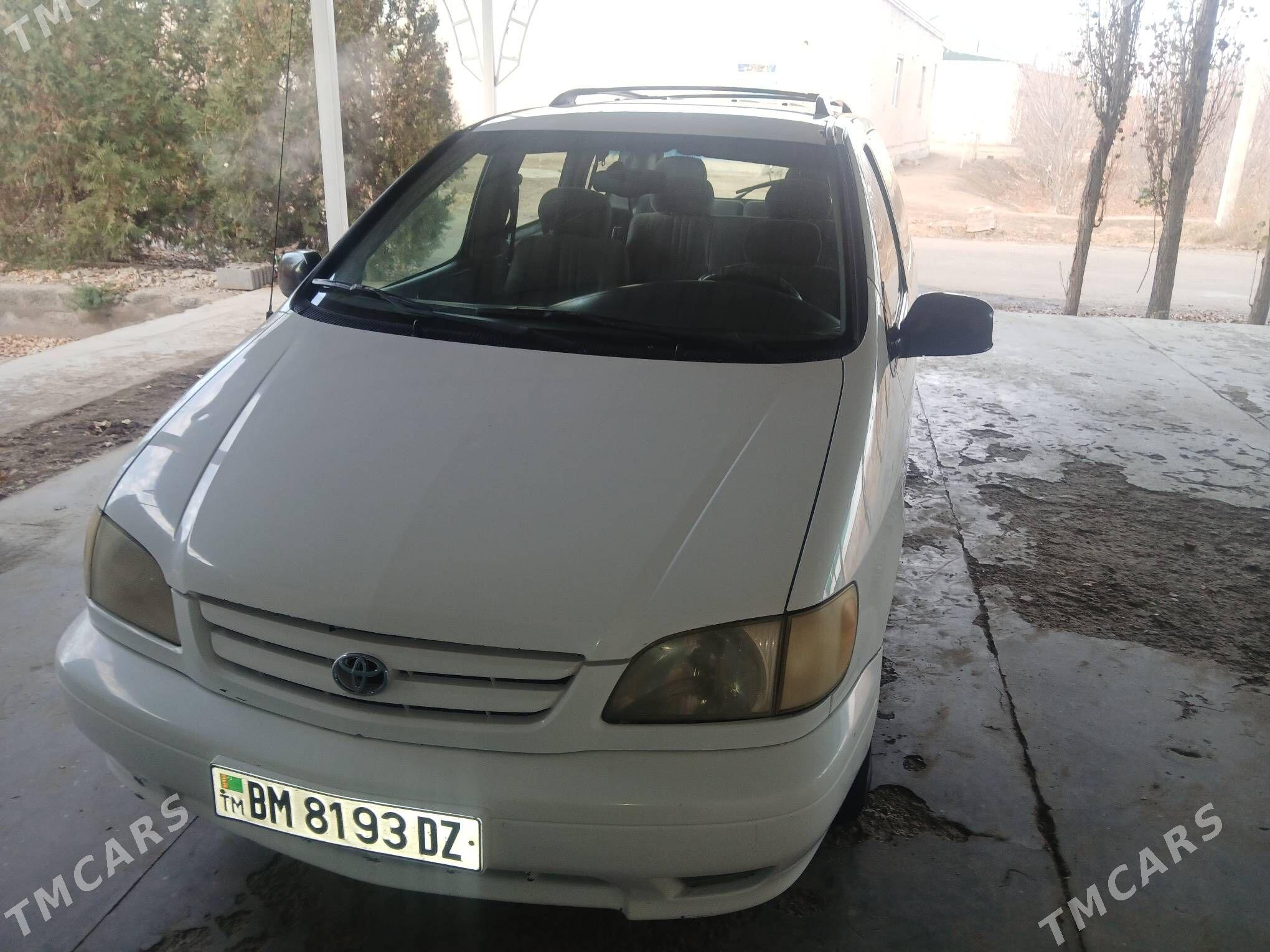 Toyota Sienna 2002 - 140 000 TMT - Кёнеургенч - img 1