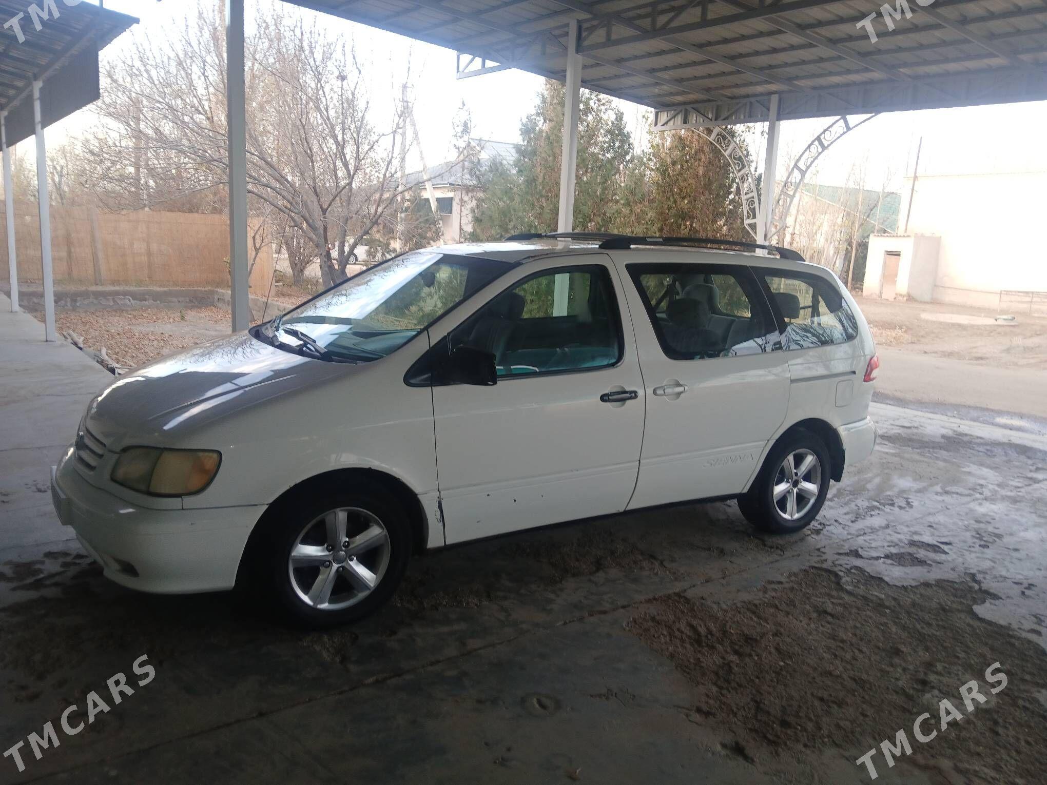 Toyota Sienna 2002 - 140 000 TMT - Кёнеургенч - img 3