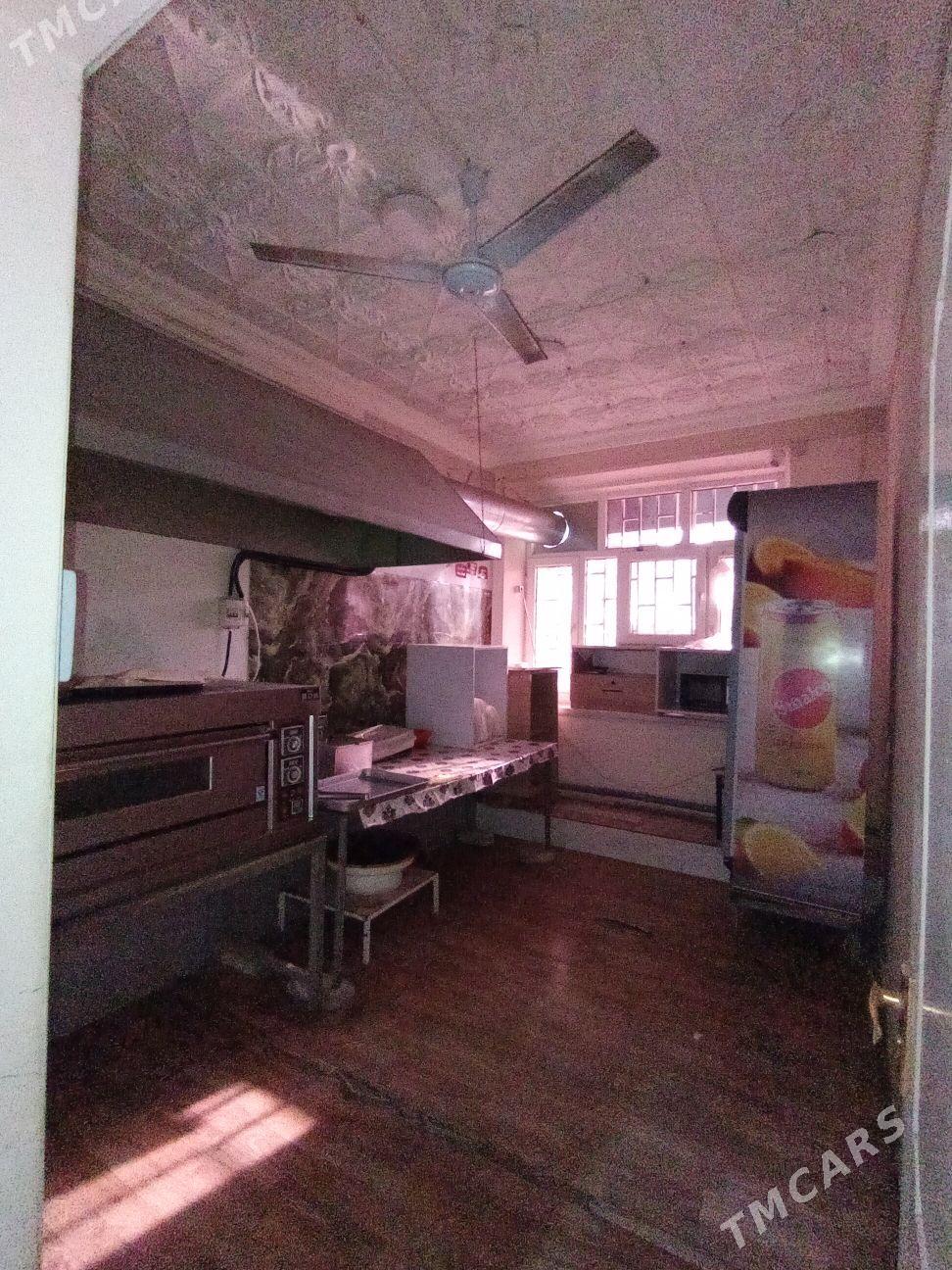 210м2 под Магазин или кафе - 11 мкр - img 9