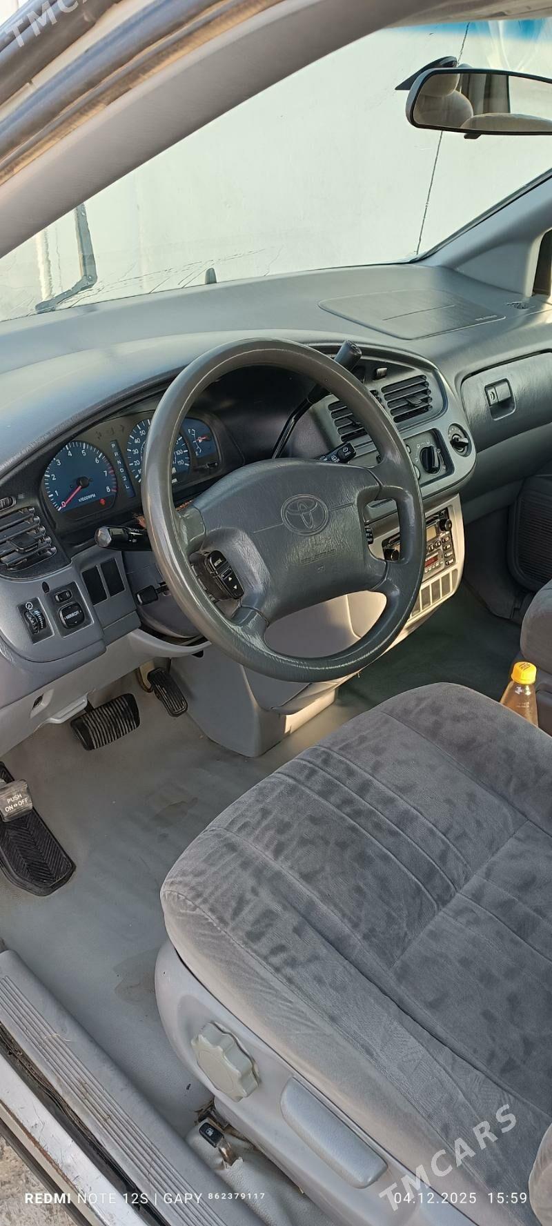 Toyota Sienna 2002 - 150 000 TMT - Mary - img 3