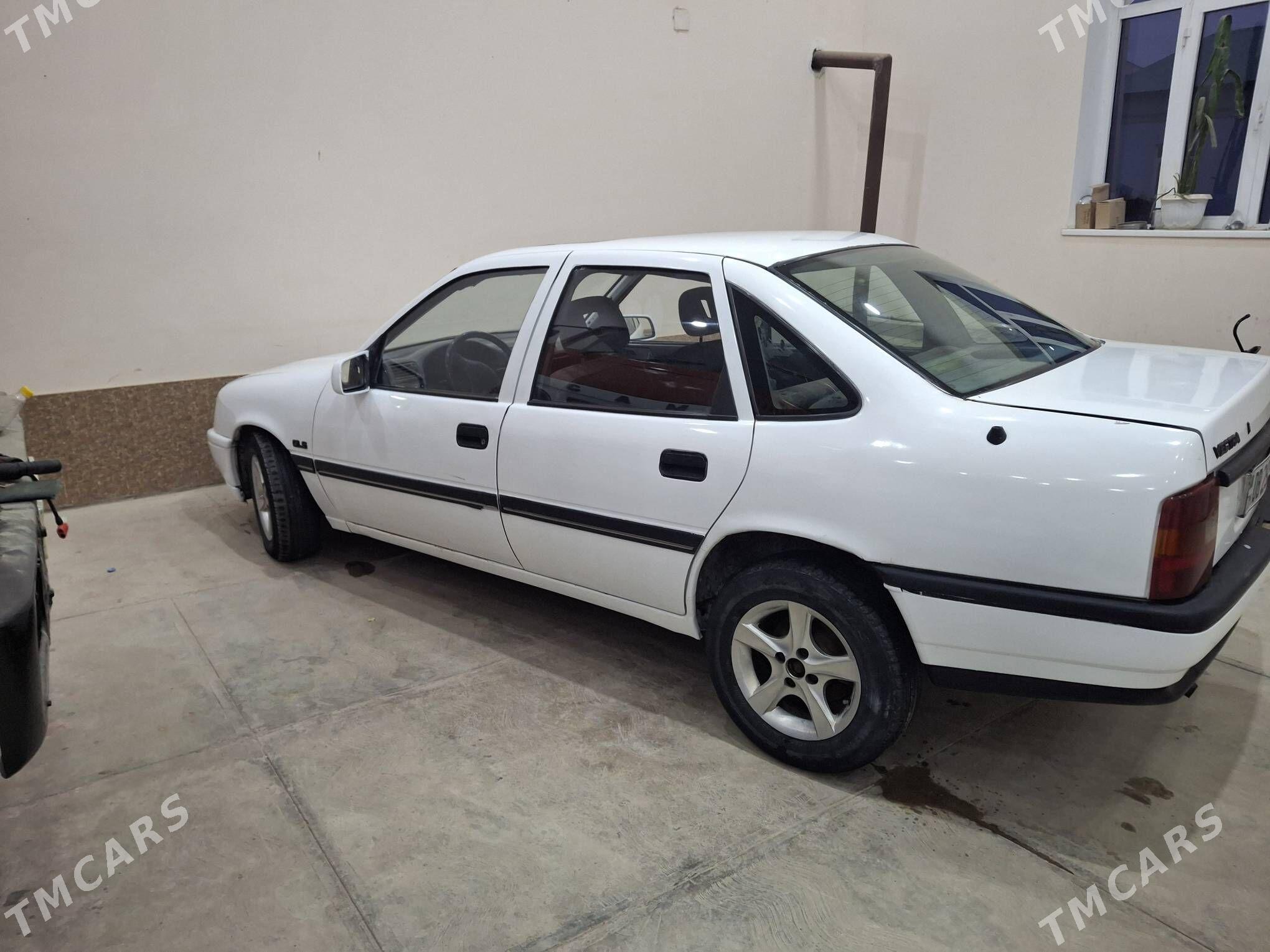 Opel Vectra 1990 - 35 000 TMT - Дянев - img 2