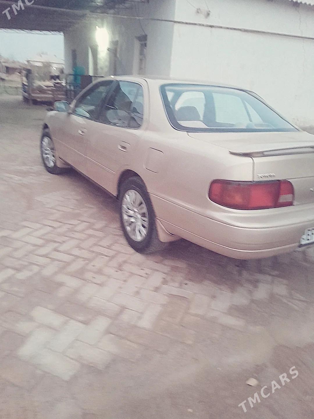 Toyota Camry 1995 - 90 000 TMT - Ýolöten - img 3