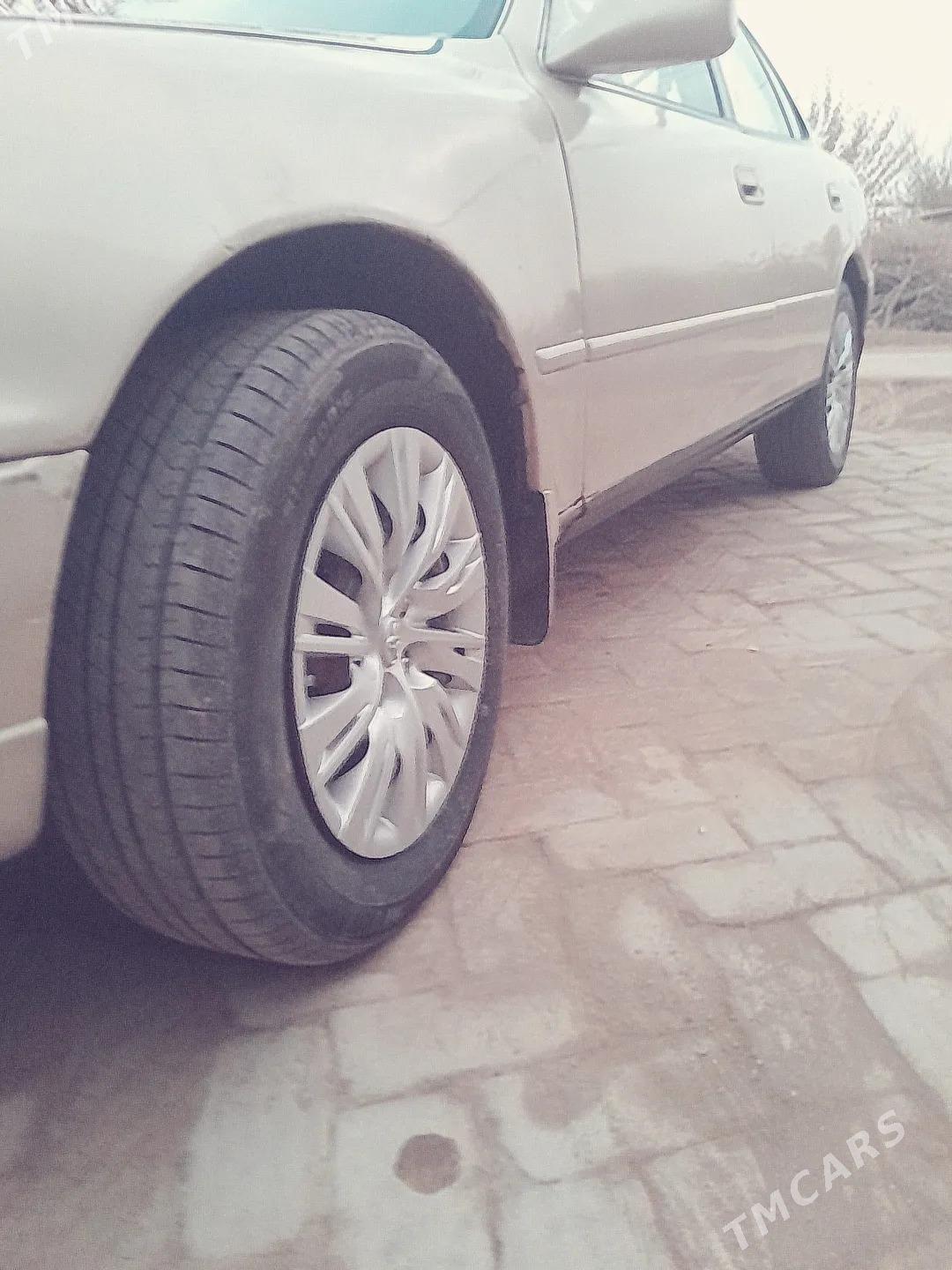 Toyota Camry 1995 - 90 000 TMT - Ýolöten - img 4