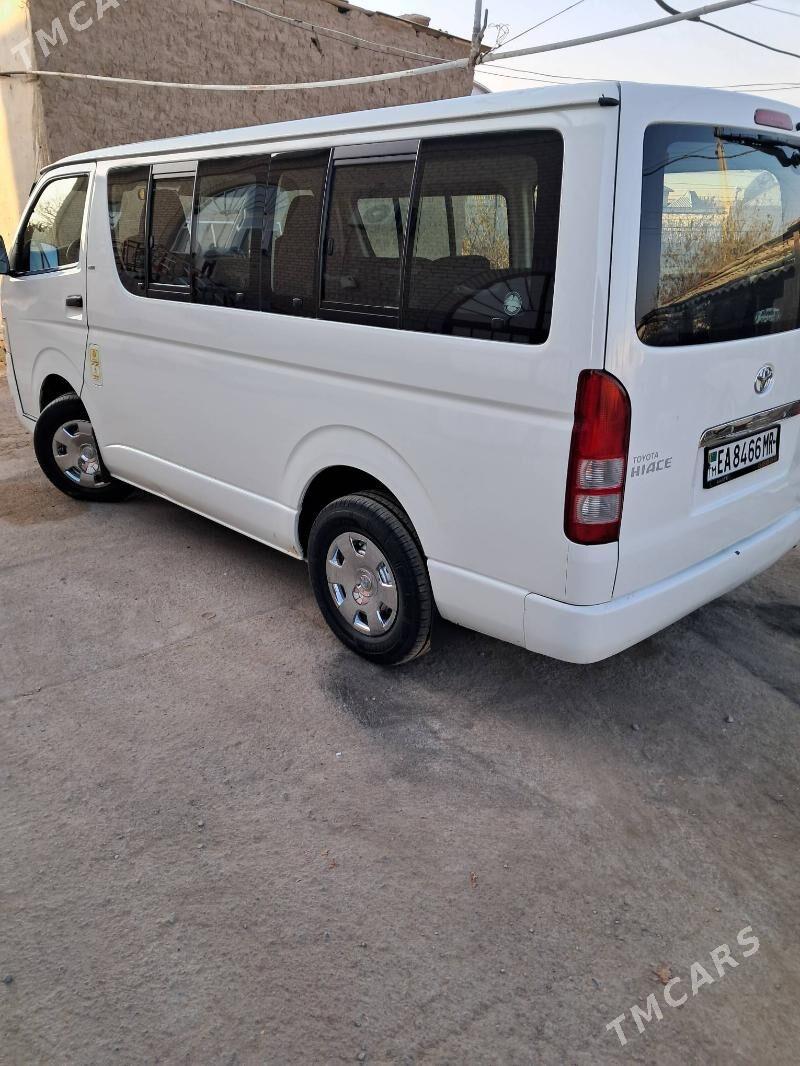 Toyota Hiace 2007 - 250 000 TMT - Мары - img 2