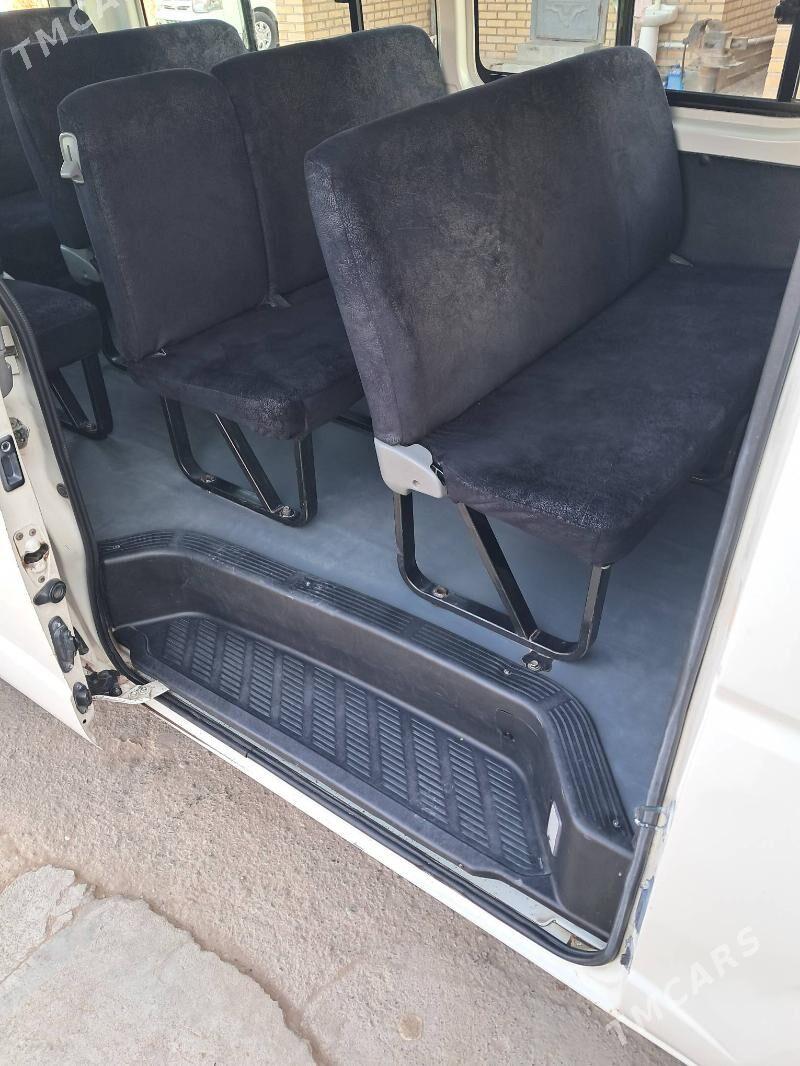 Toyota Hiace 2007 - 250 000 TMT - Мары - img 3