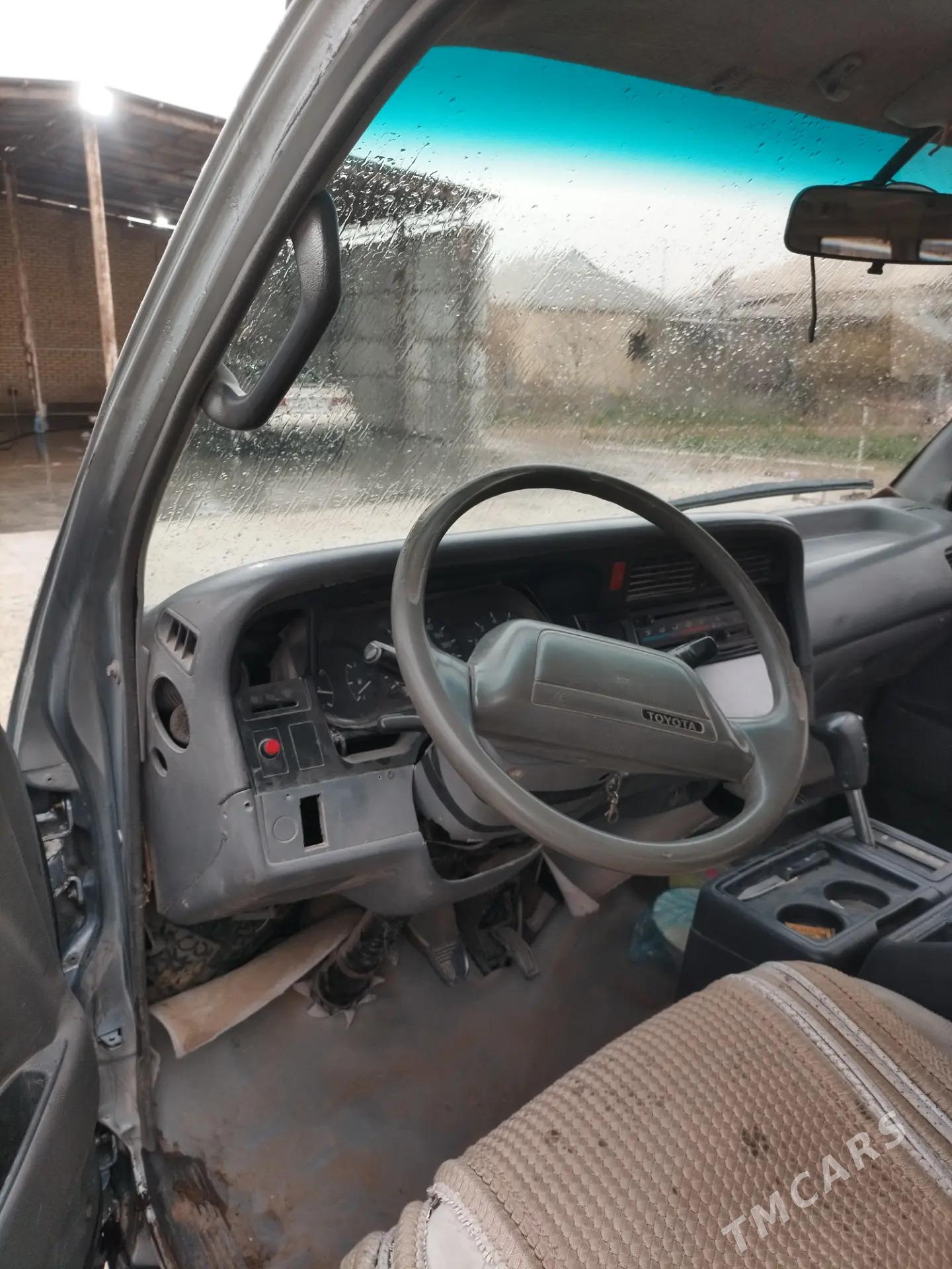 Toyota Hiace 1992 - 36 000 TMT - Векильбазар - img 5