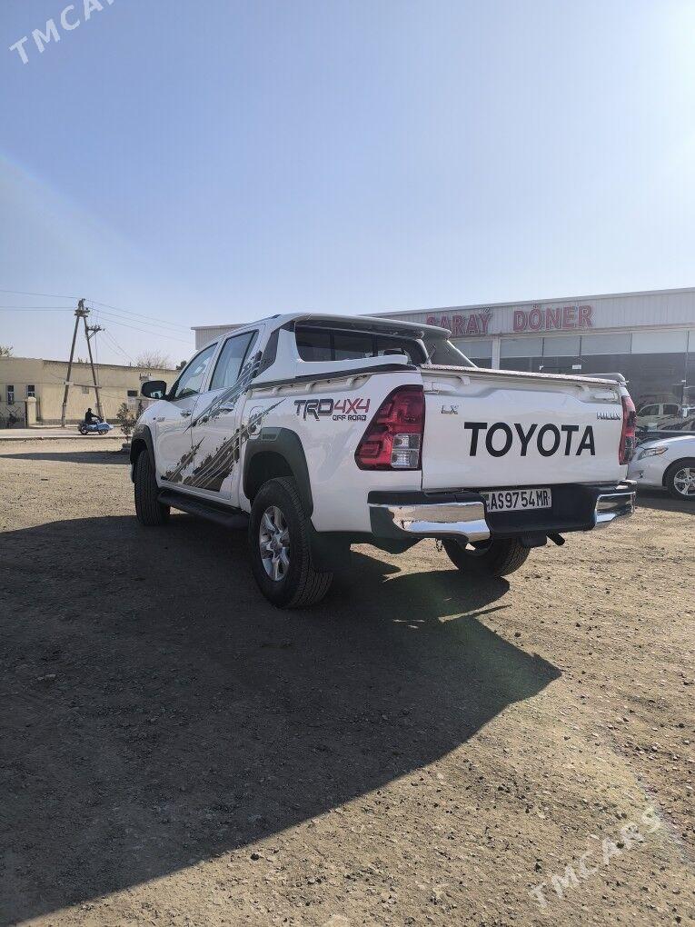 Toyota Hilux 2019 - 560 000 TMT - Мары - img 6