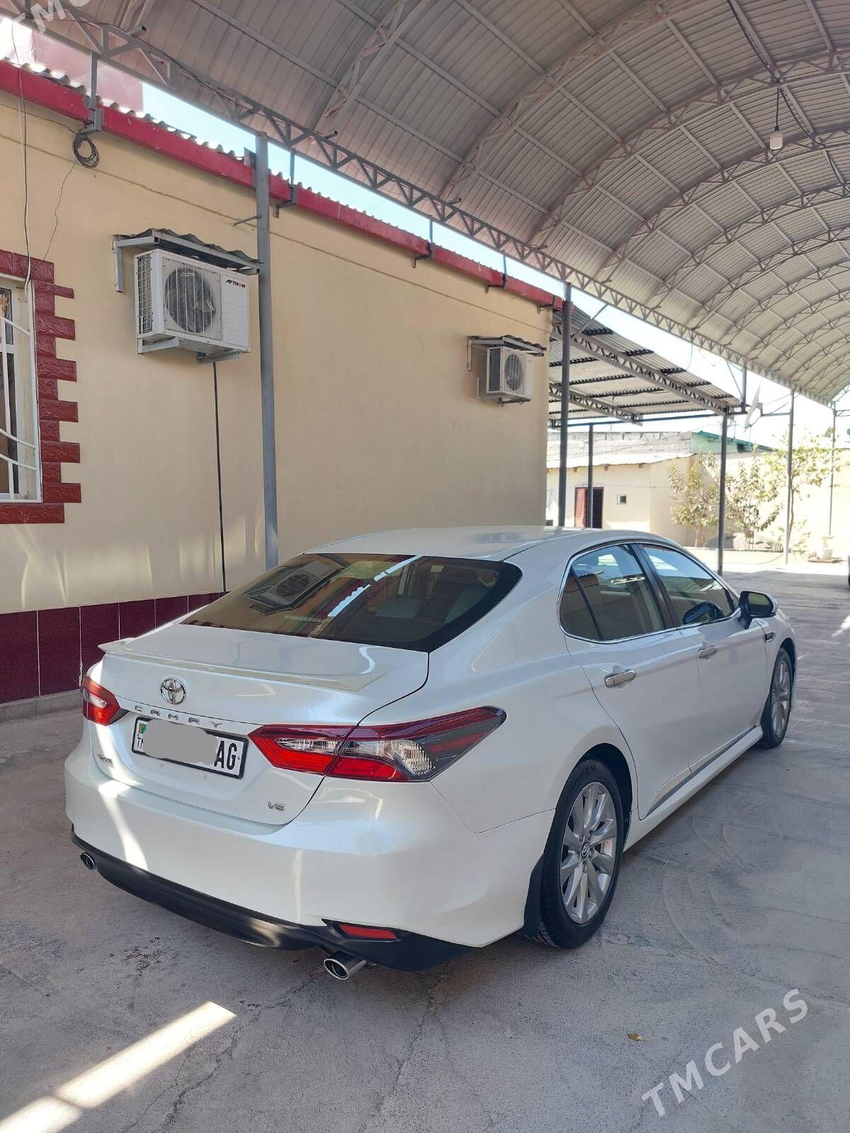 Toyota Camry 2018 - 255 000 TMT - Ашхабад - img 2