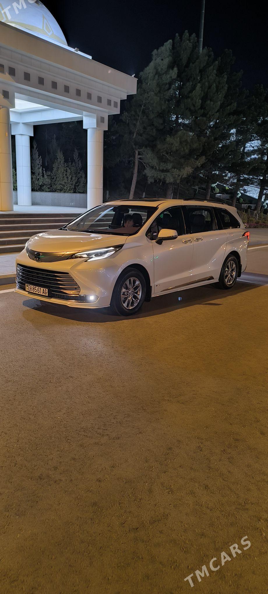 Toyota Sienna 2022 - 690 000 TMT - 11 мкр - img 2