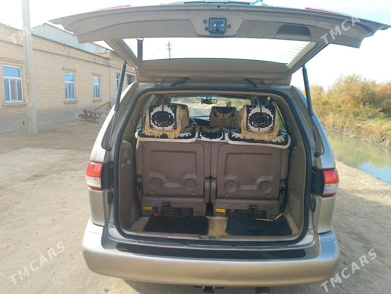 Toyota Sienna 2002 - 160 000 TMT - Дянев - img 2