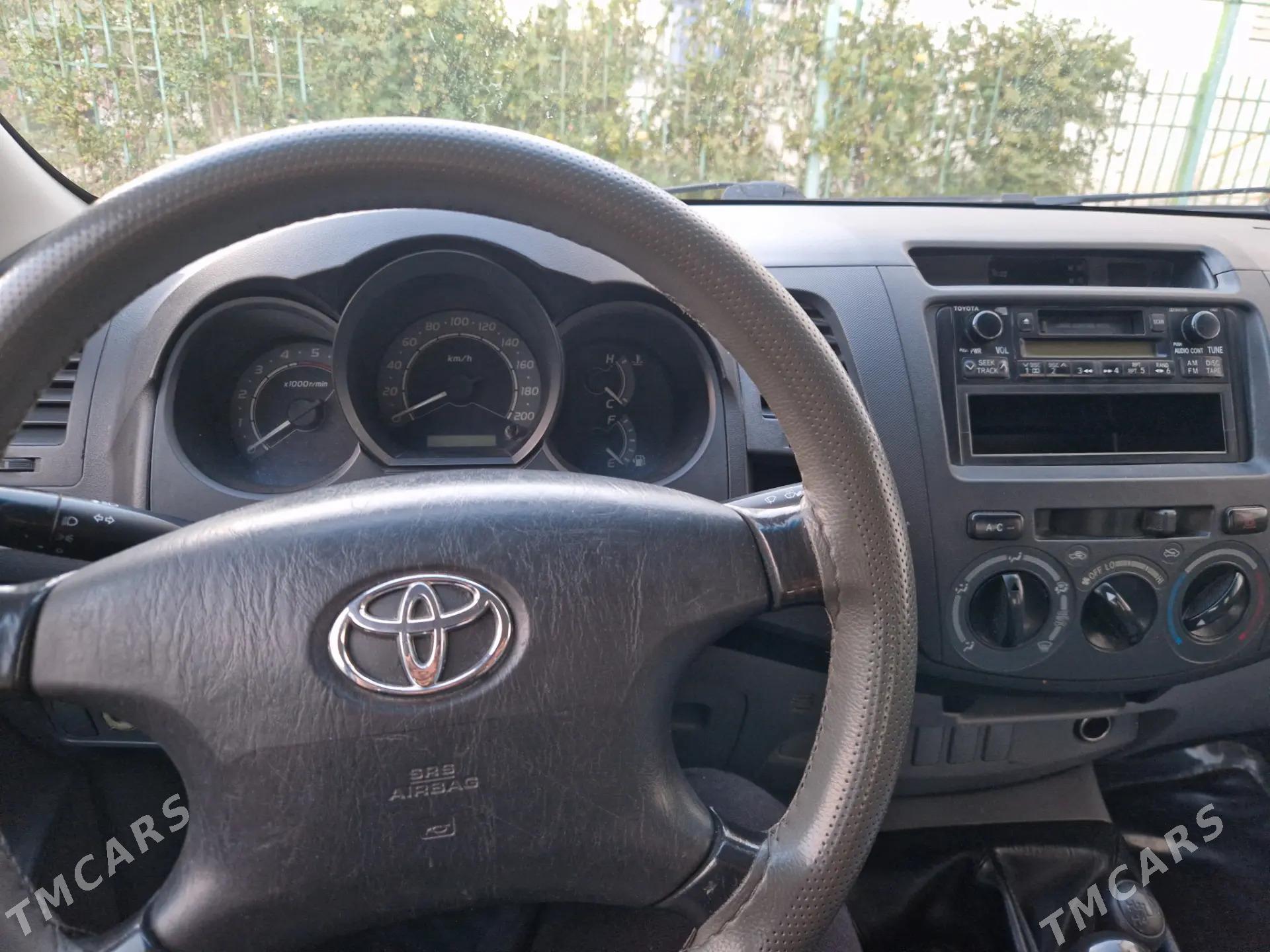 Toyota Hilux 2008 - 250 000 TMT - Ашхабад - img 5