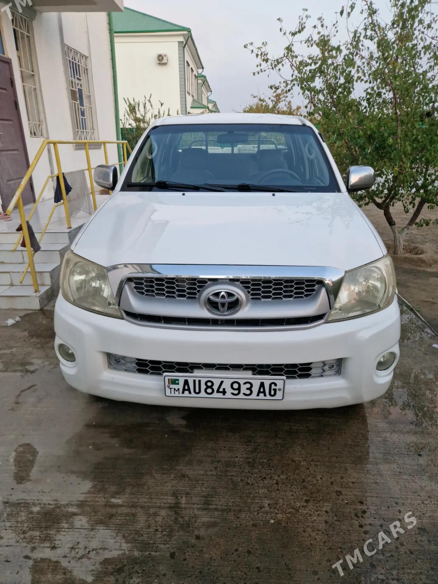 Toyota Hilux 2008 - 250 000 TMT - Ашхабад - img 2