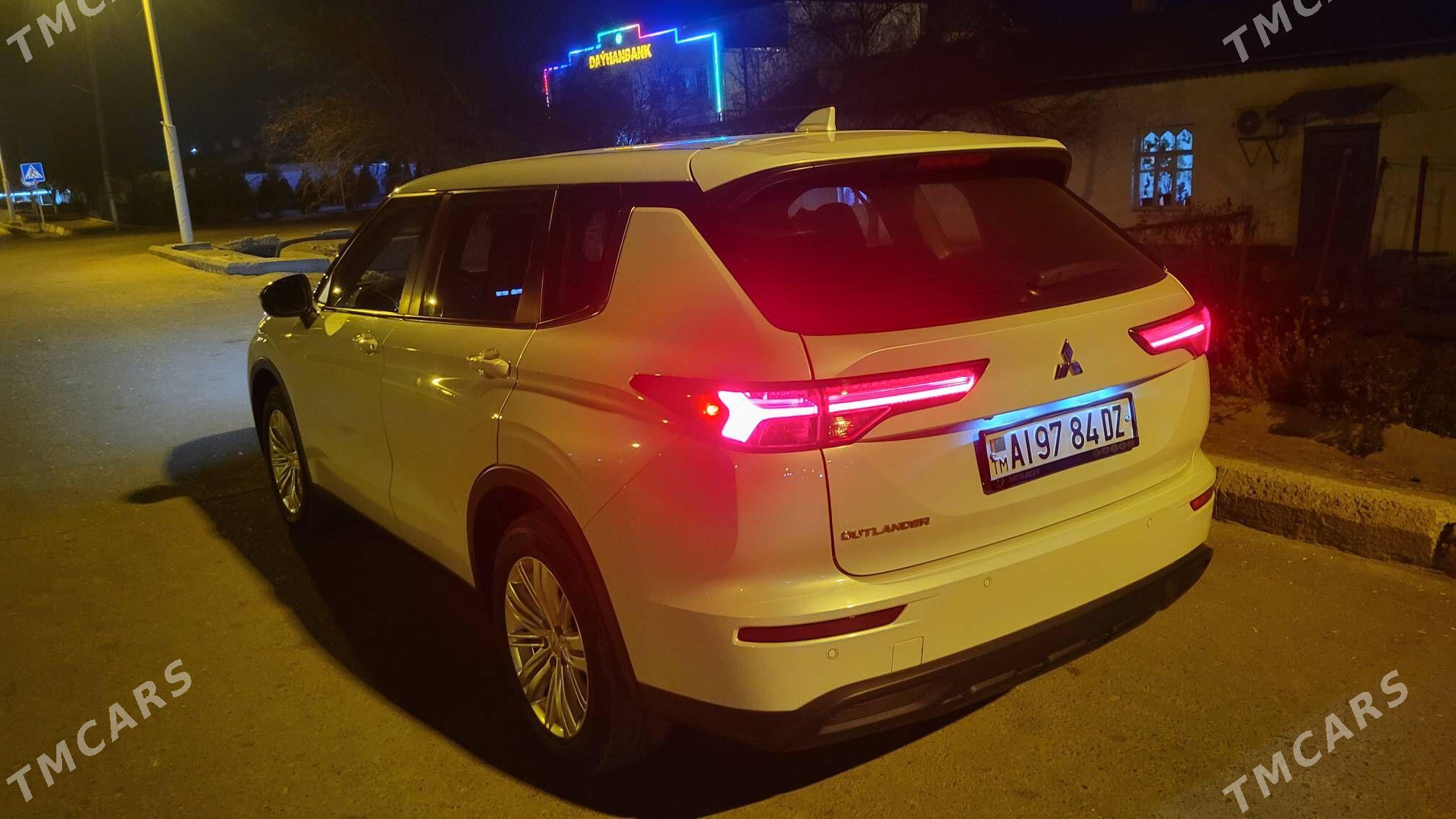 Mitsubishi Outlander 2022 - 360 000 TMT - Дашогуз - img 4