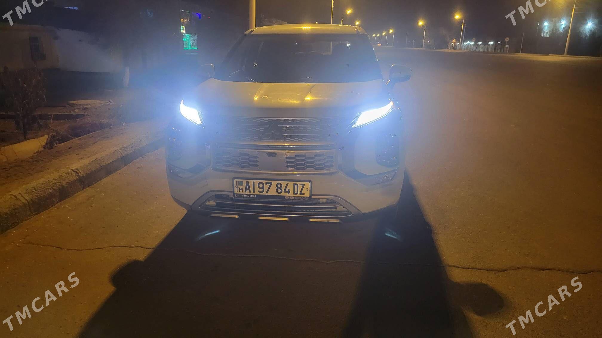 Mitsubishi Outlander 2022 - 360 000 TMT - Дашогуз - img 3