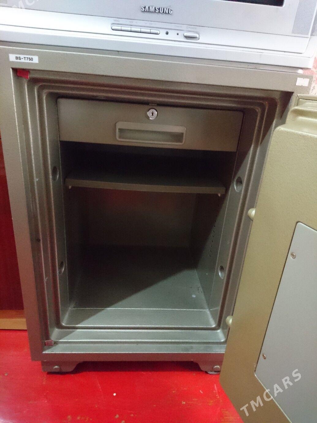 Сейф офисный - 4 мкр - img 2