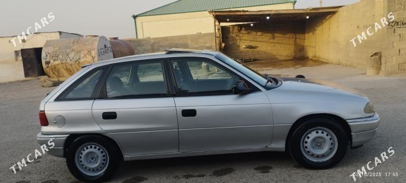 Opel Astra 1993 - 25 000 TMT - Kaka - img 3