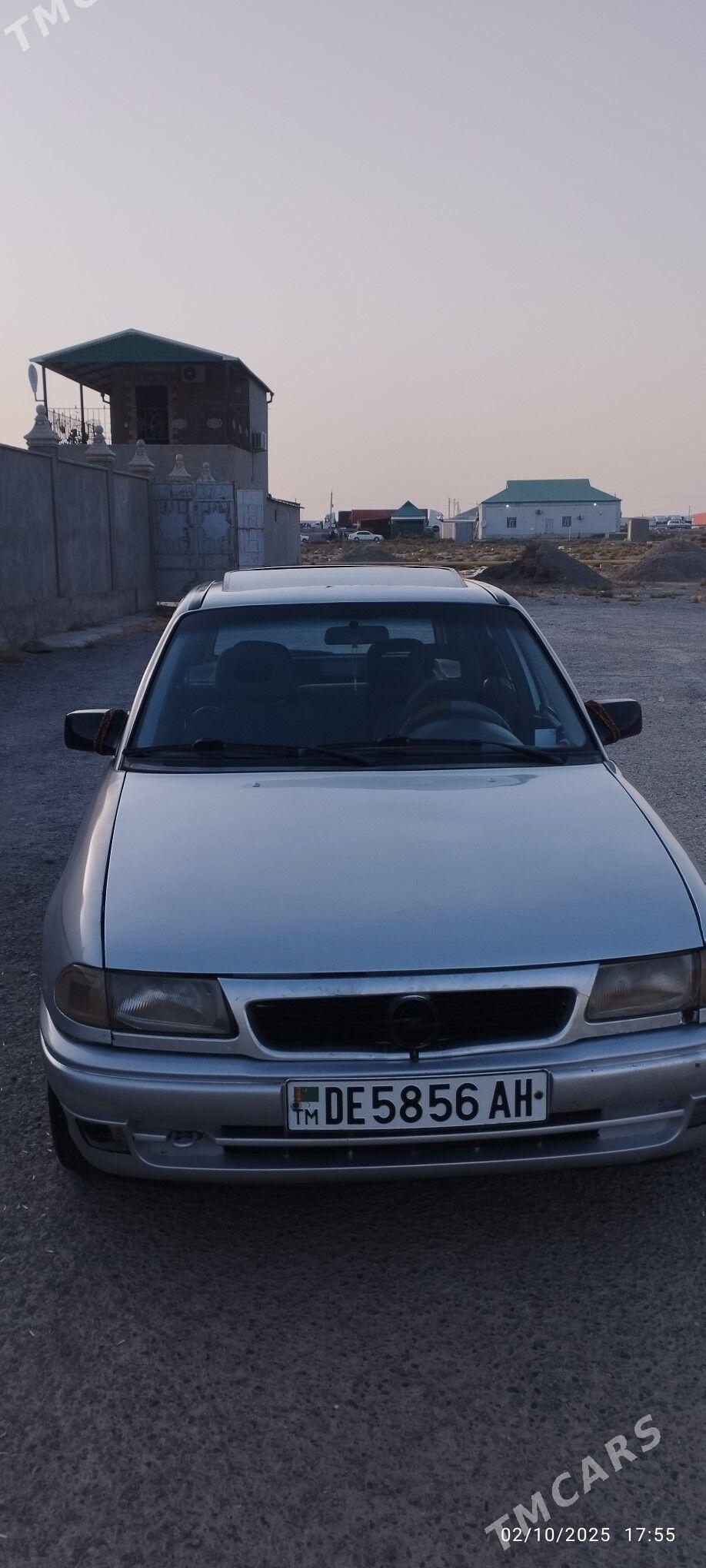 Opel Astra 1993 - 25 000 TMT - Kaka - img 4