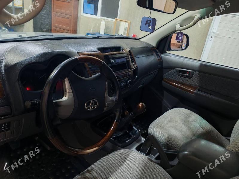 Toyota Hilux 2015 - 430 000 TMT - Хазар - img 5