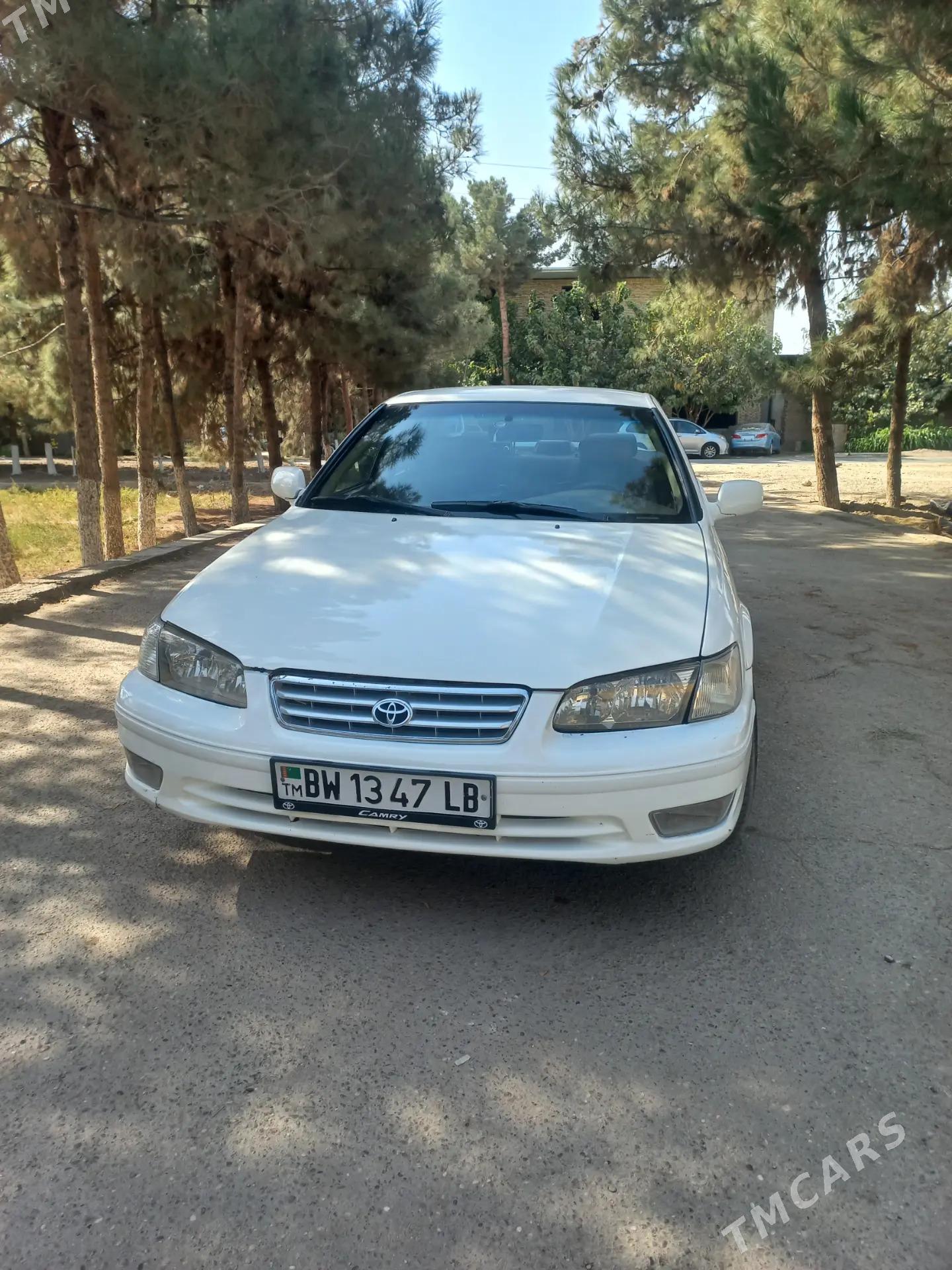 Toyota Camry 2000 - 140 000 TMT - Çärjew - img 1