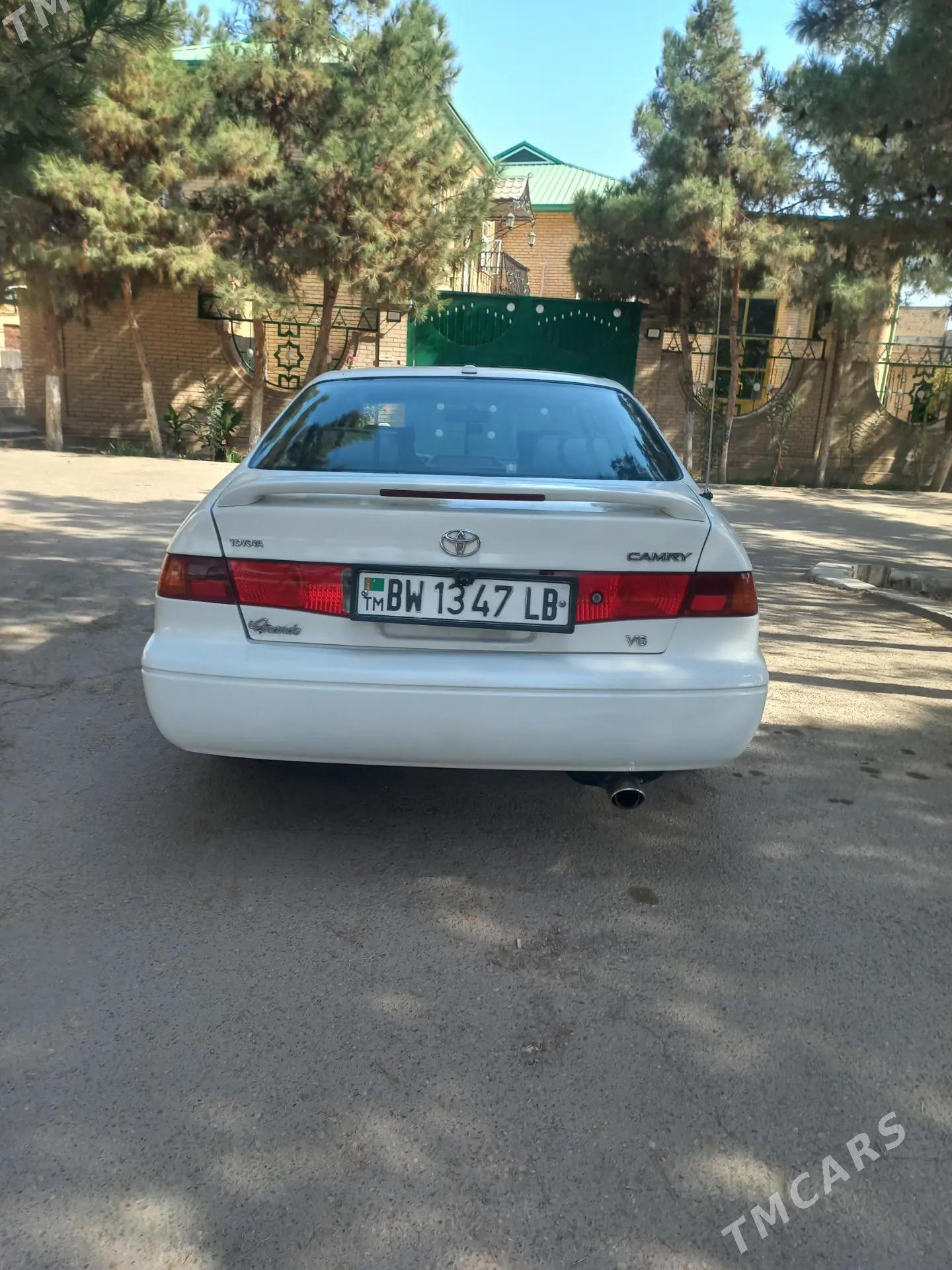 Toyota Camry 2000 - 140 000 TMT - Çärjew - img 4