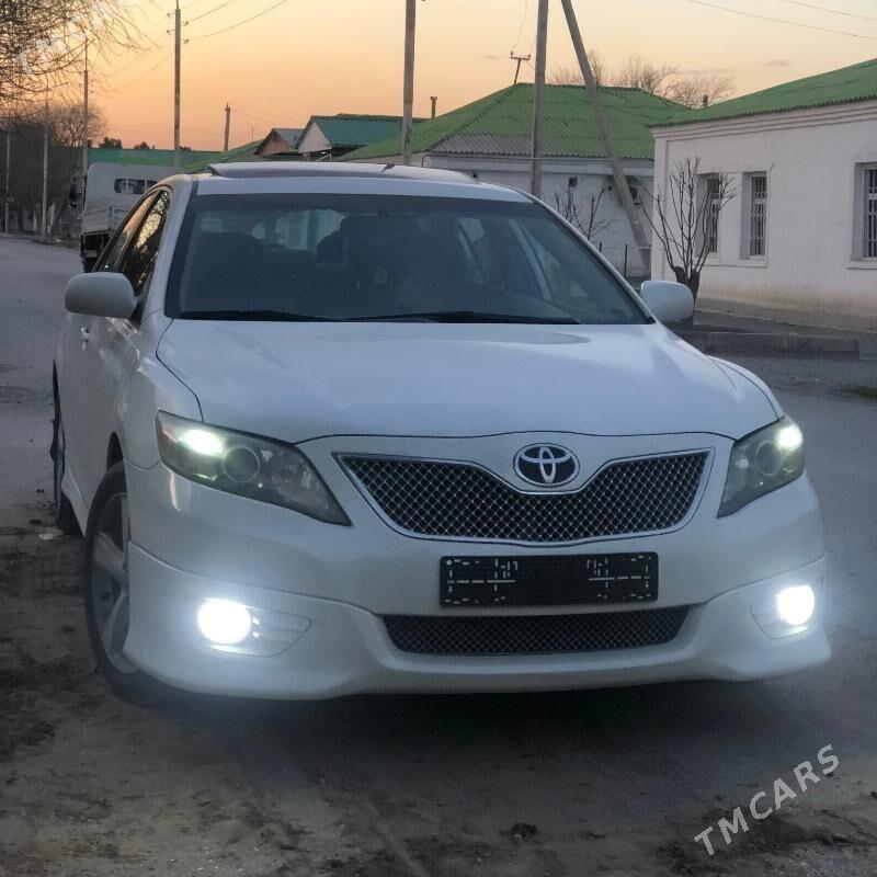 Toyota Camry 2011 - 220 000 TMT - Бузмеин - img 7