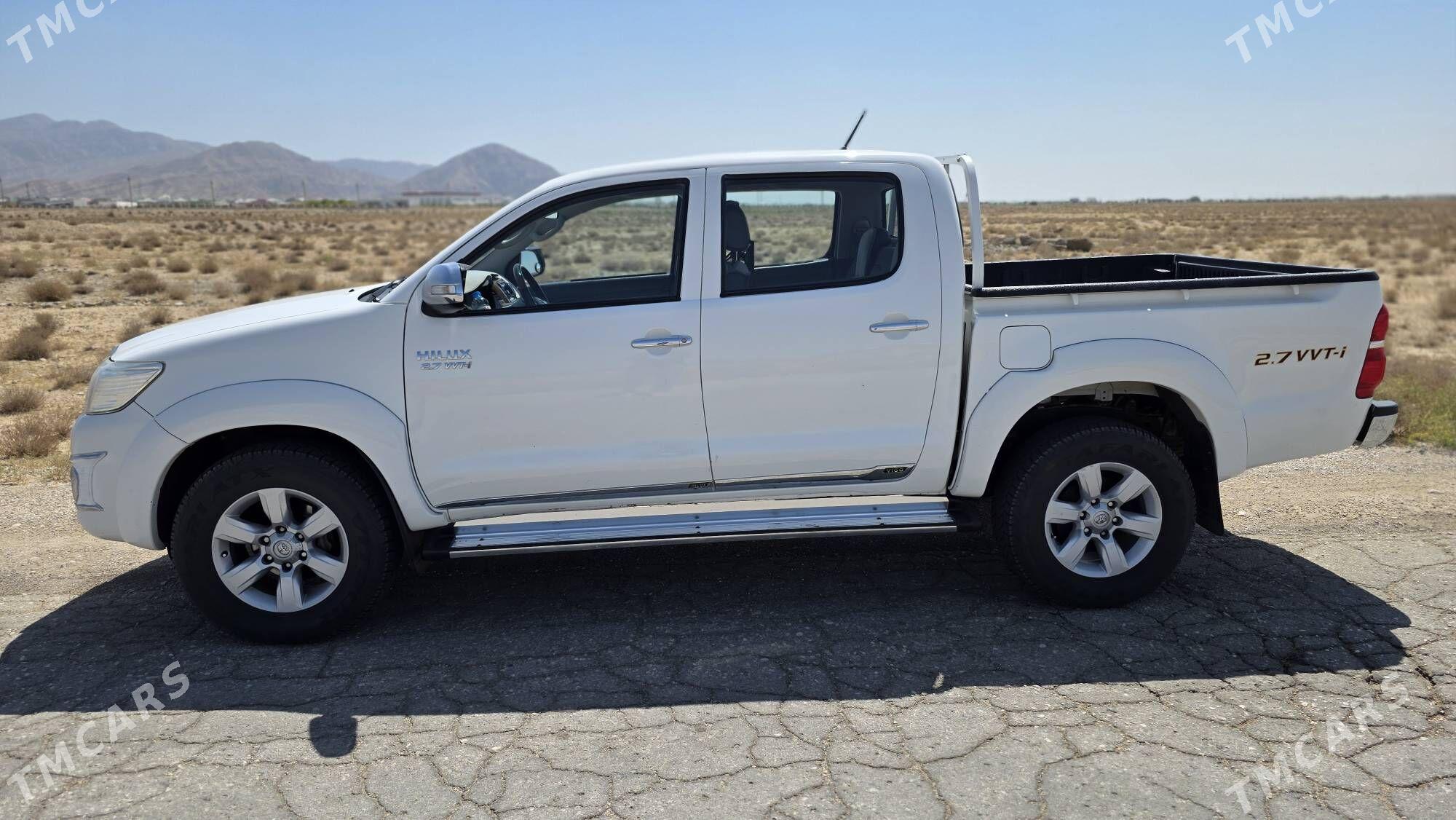 Toyota Hilux 2014 - 340 000 TMT - Хазар - img 3