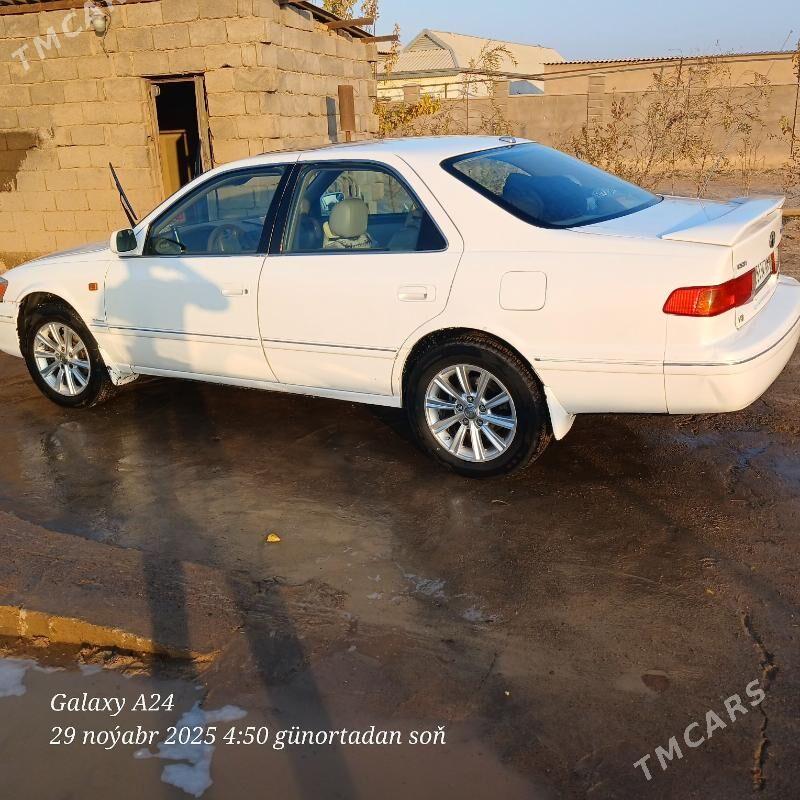 Toyota Camry 2000 - 140 000 TMT - Теджен - img 3