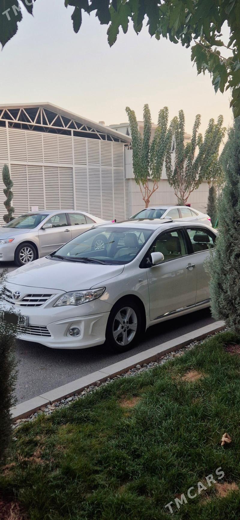 Toyota Corolla 2013 - 240 000 TMT - Кëши - img 4