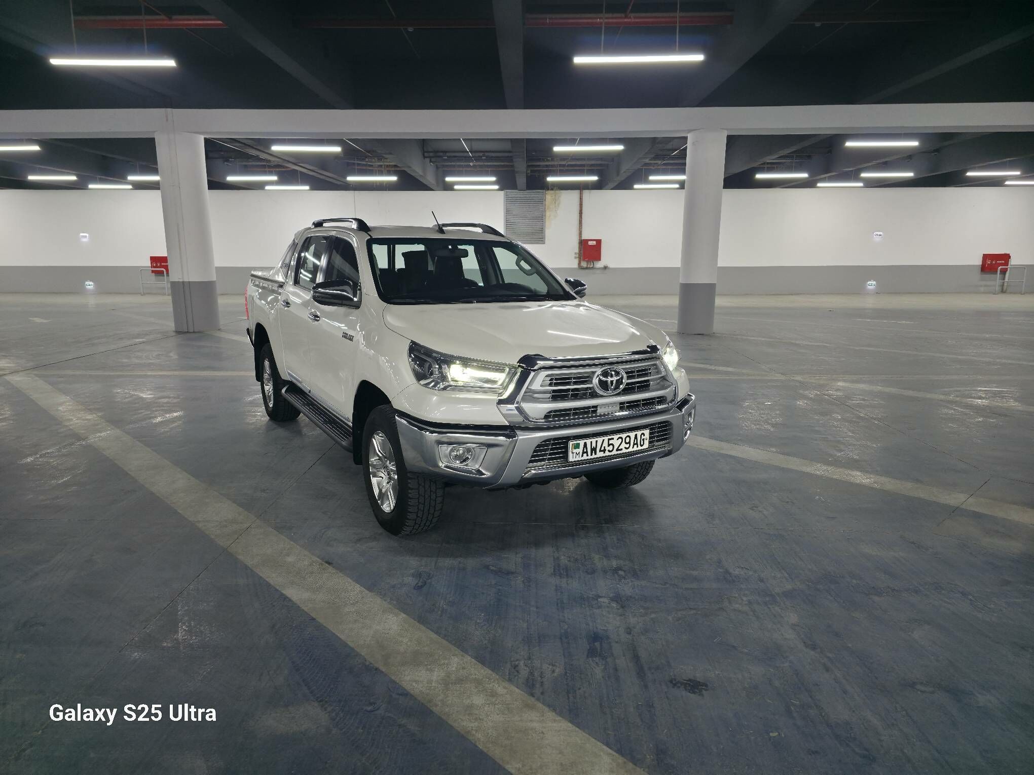 Toyota Hilux 2022 - 563 000 TMT - Бузмеин - img 2