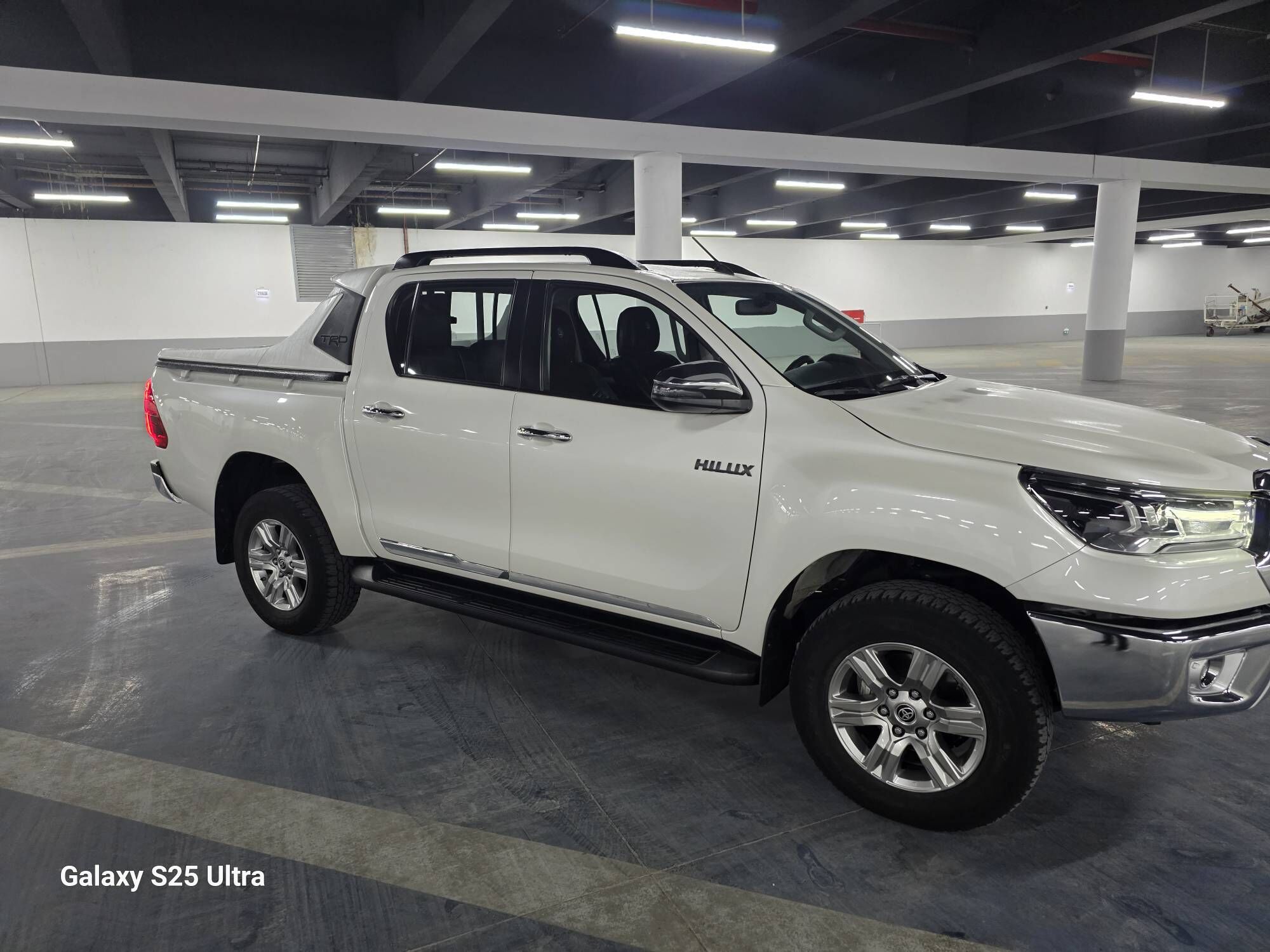 Toyota Hilux 2022 - 563 000 TMT - Бузмеин - img 1