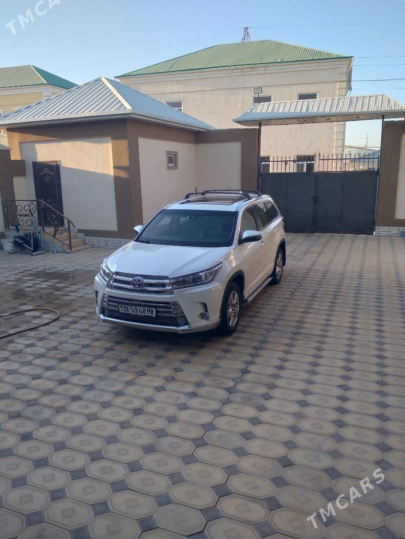 Toyota Highlander 2019 - 446 000 TMT - Мары - img 1