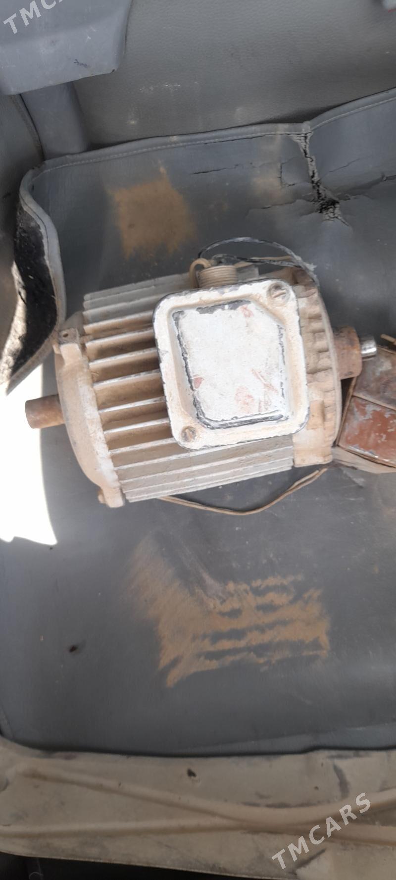 Generator - Бузмеин - img 1