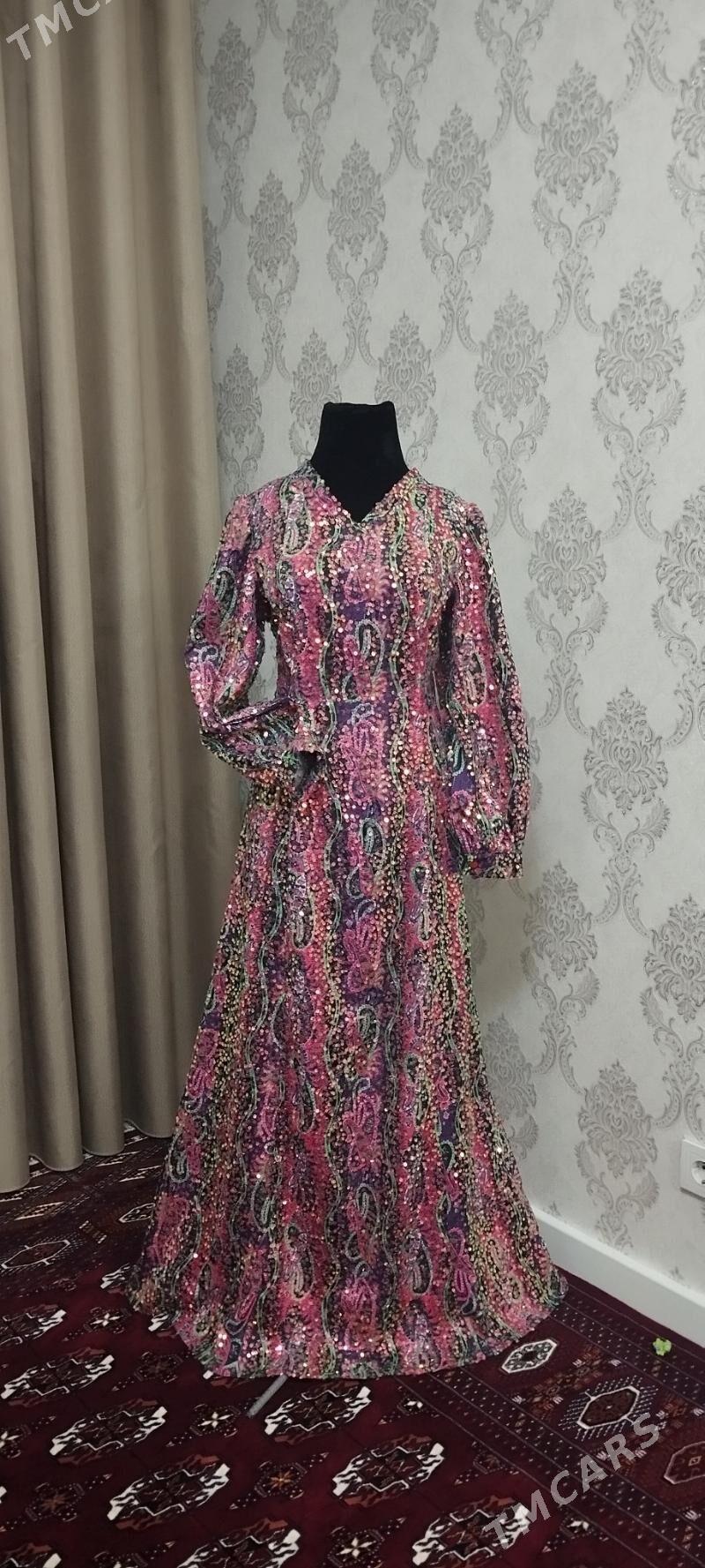 Tayyn wiçerni koynek - Улица Ататурка - img 1