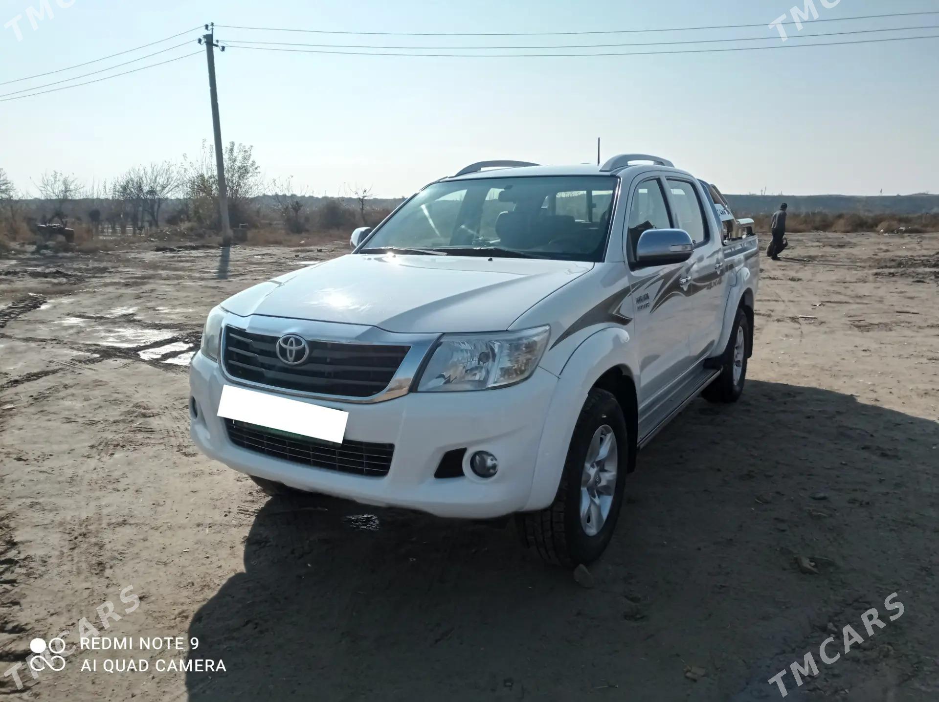 Toyota Hilux 2014 - 360 000 TMT - Kerki - img 3