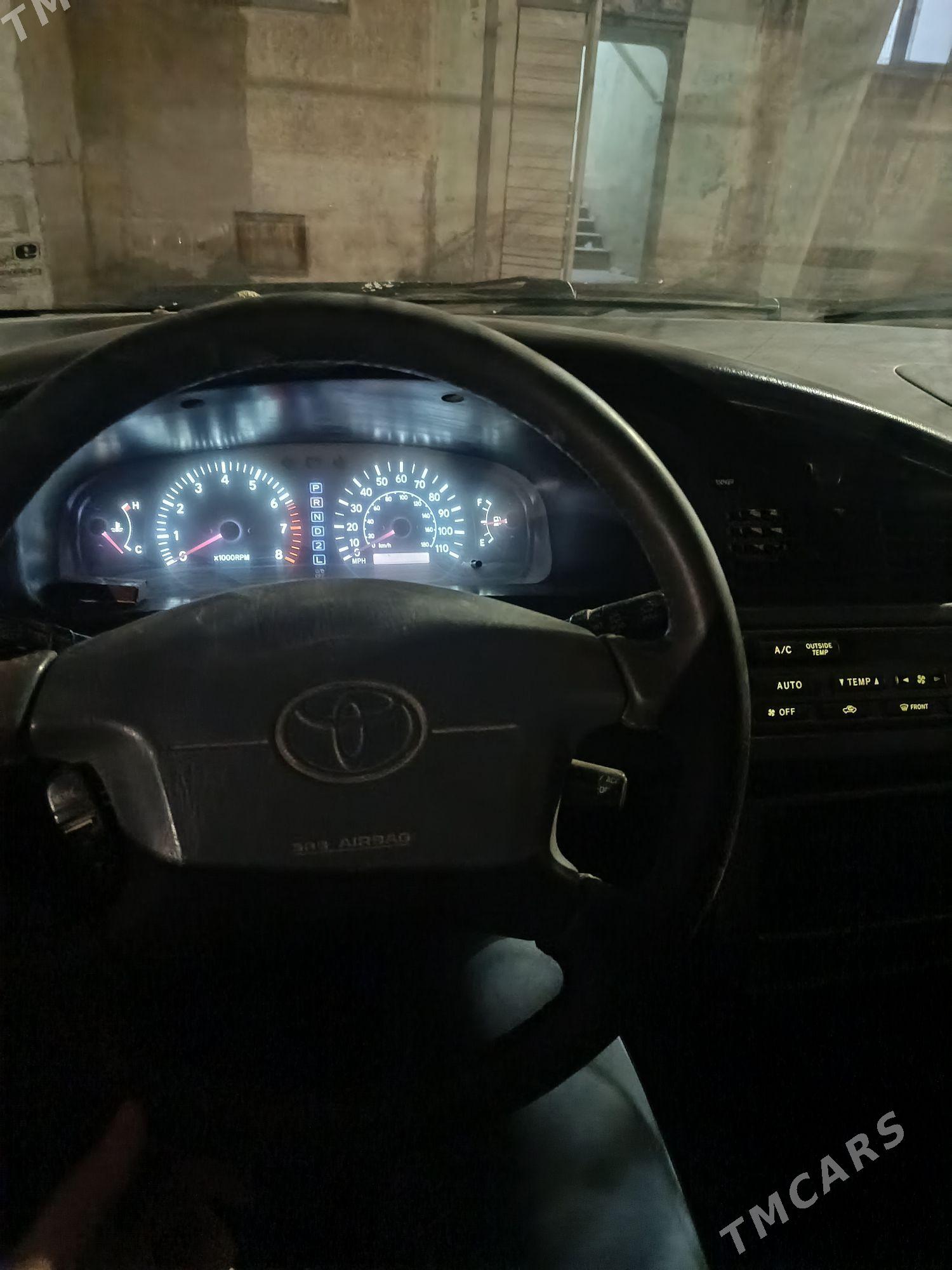 Toyota Sienna 2000 - 140 000 TMT - Туркменабат - img 4