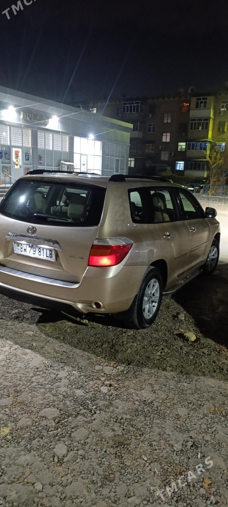 Toyota Highlander 2010 - 380 000 TMT - Туркменабат - img 8