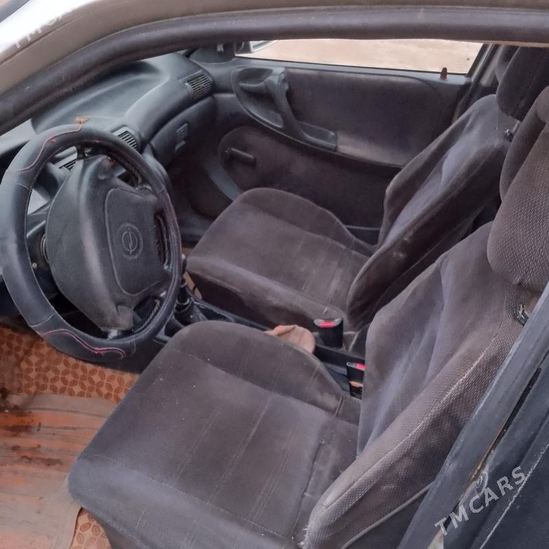 Opel Astra 1992 - 42 000 TMT - Гурбансолтан Едже - img 4